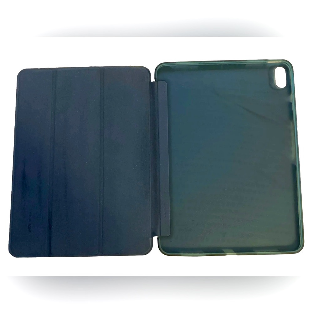 NWOT ESR GEAR Magnetic Trifold iPad Pro Tablet Case & Stand 9.7 x 7